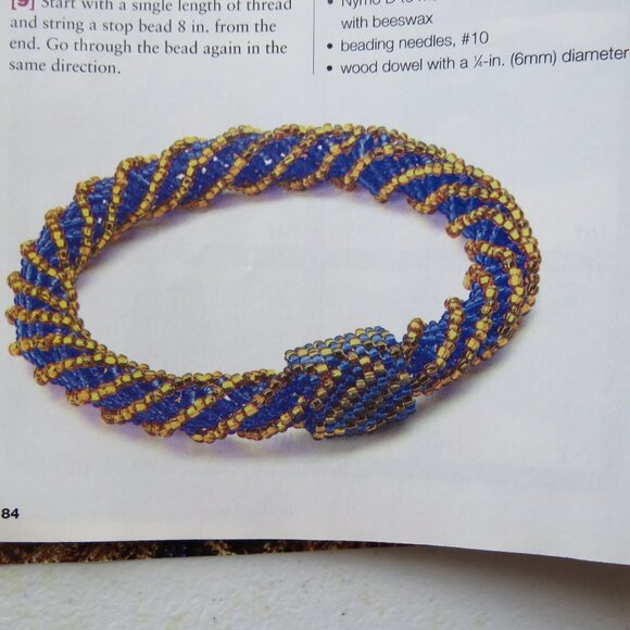 Bead and Button Magazine Creative Ideas For The Art of Beads, Jewelry Dec 2004 - Picture 6 of 16